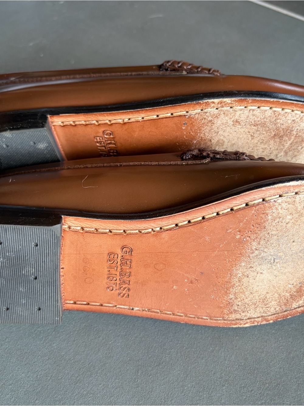 GH Bass Weejuns Whitney Two-Tone Penny Loafers Size 7.5M - Picture 4 of 4